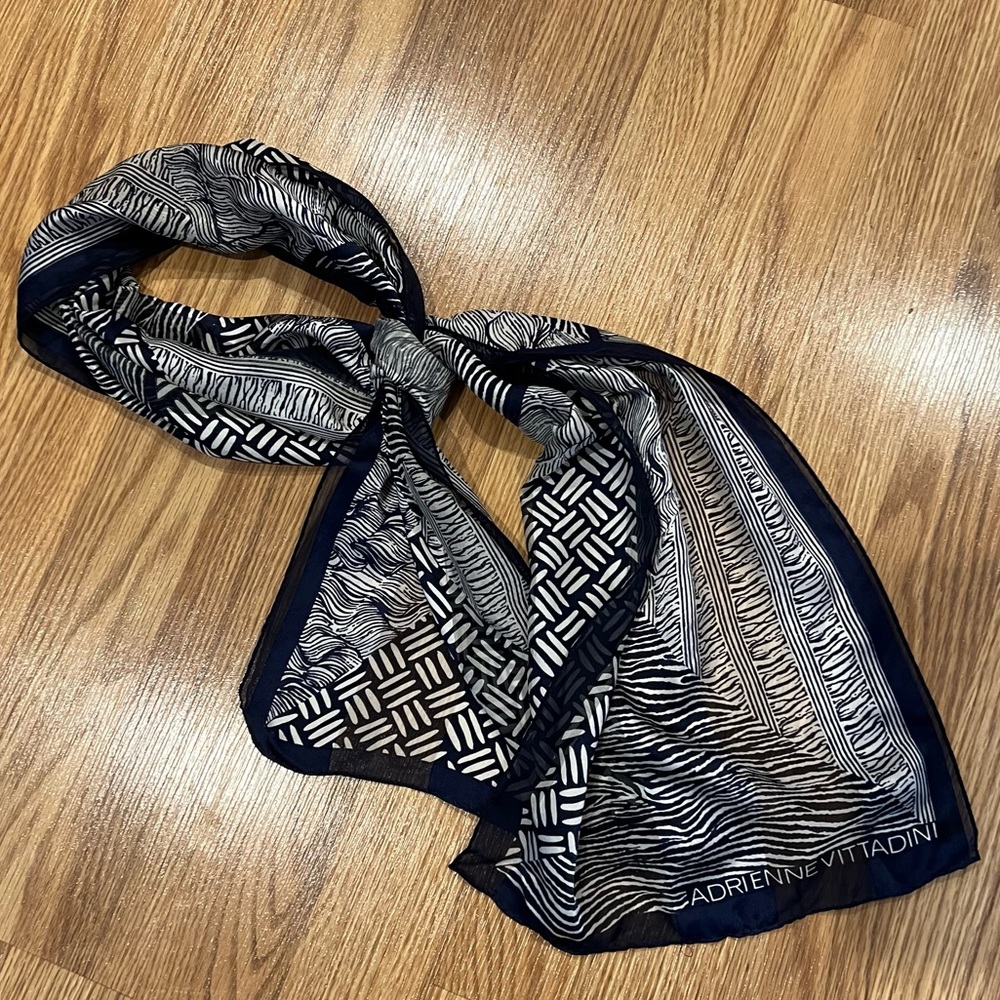Adrienne Vittadini‎ Navy & Cream print Silk Rectangular Scarf